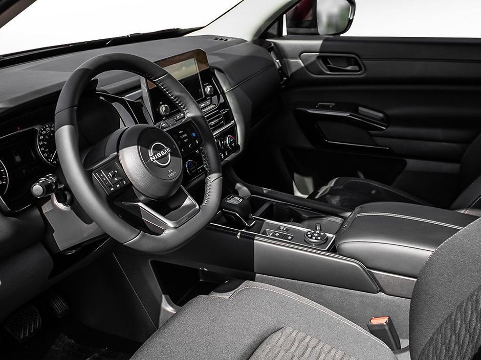 2025 Nissan Pathfinder SV-11
