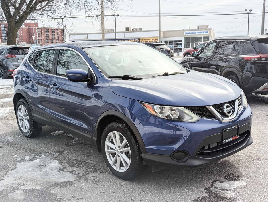 2017 Nissan Qashqai S-9