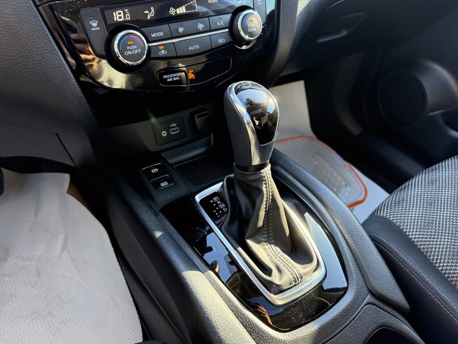 2022 Nissan Qashqai SV-19