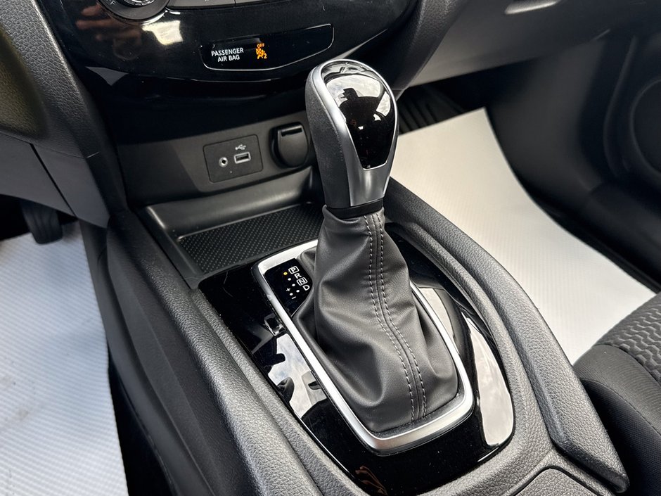 2023 Nissan Qashqai S-18