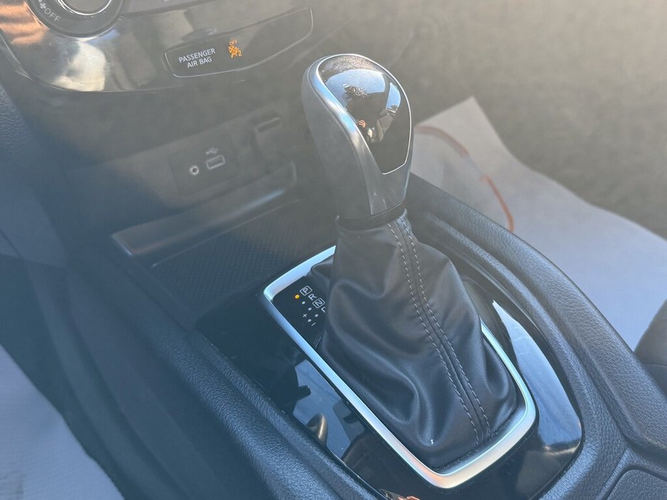 2023 Nissan Qashqai S-18