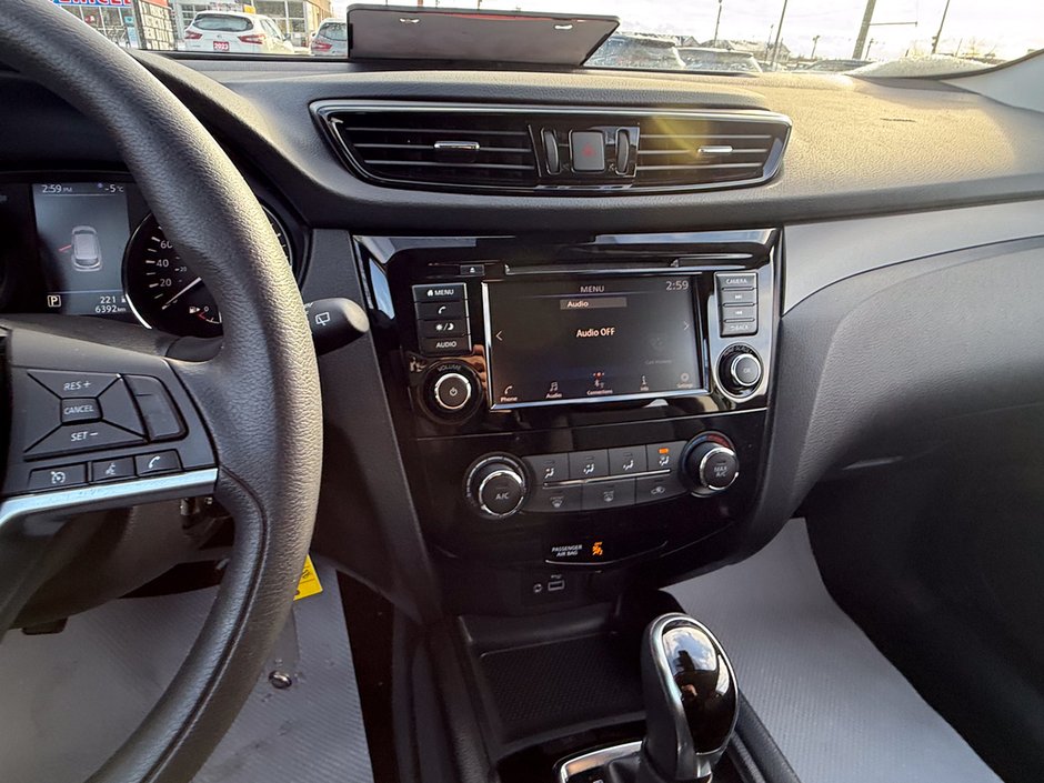 2023 Nissan Qashqai S-16