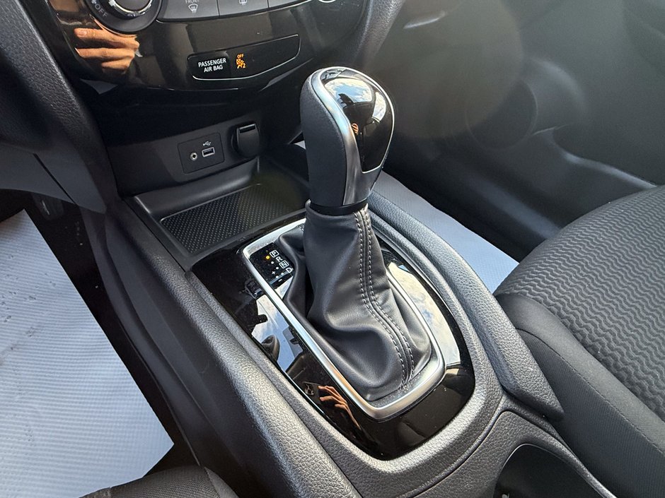 2023 Nissan Qashqai S-17