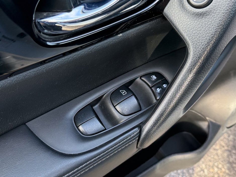 2023 Nissan Qashqai SV-18