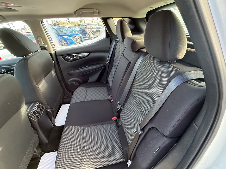 2023 Nissan Qashqai SV-13