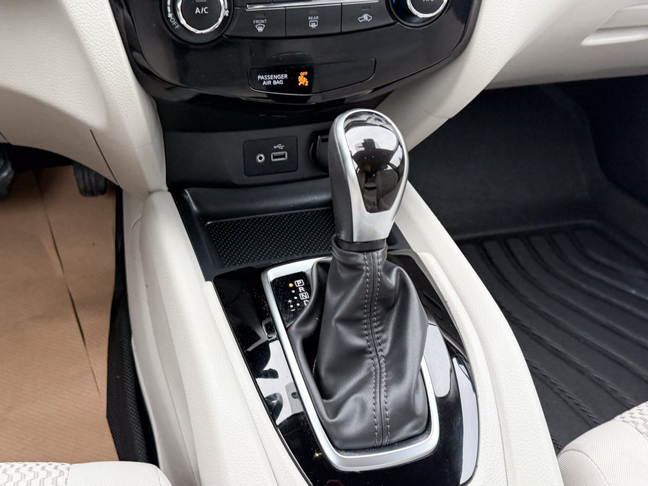 2023 Nissan Qashqai S-18