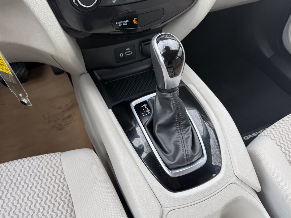 2023 Nissan Qashqai S-18