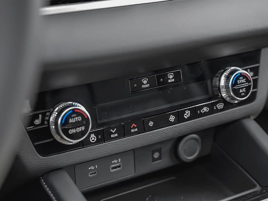 2026 Nissan Rogue Plug-in Hybrid Platinum-20