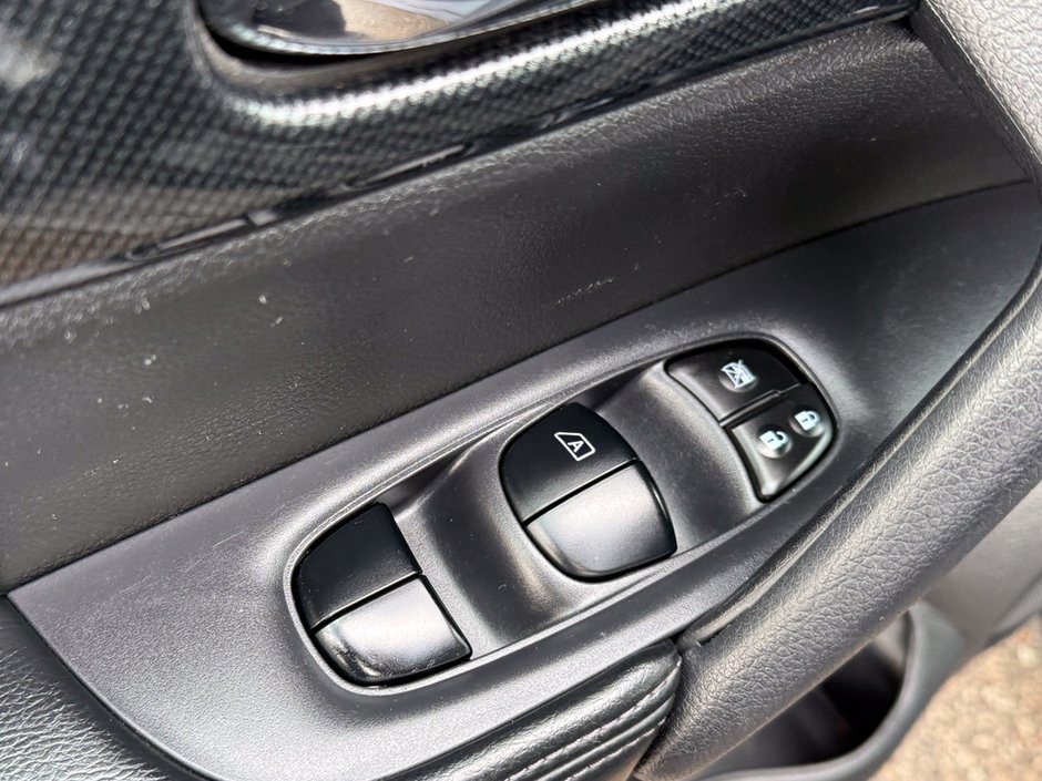 2015 Nissan Rogue SL-20