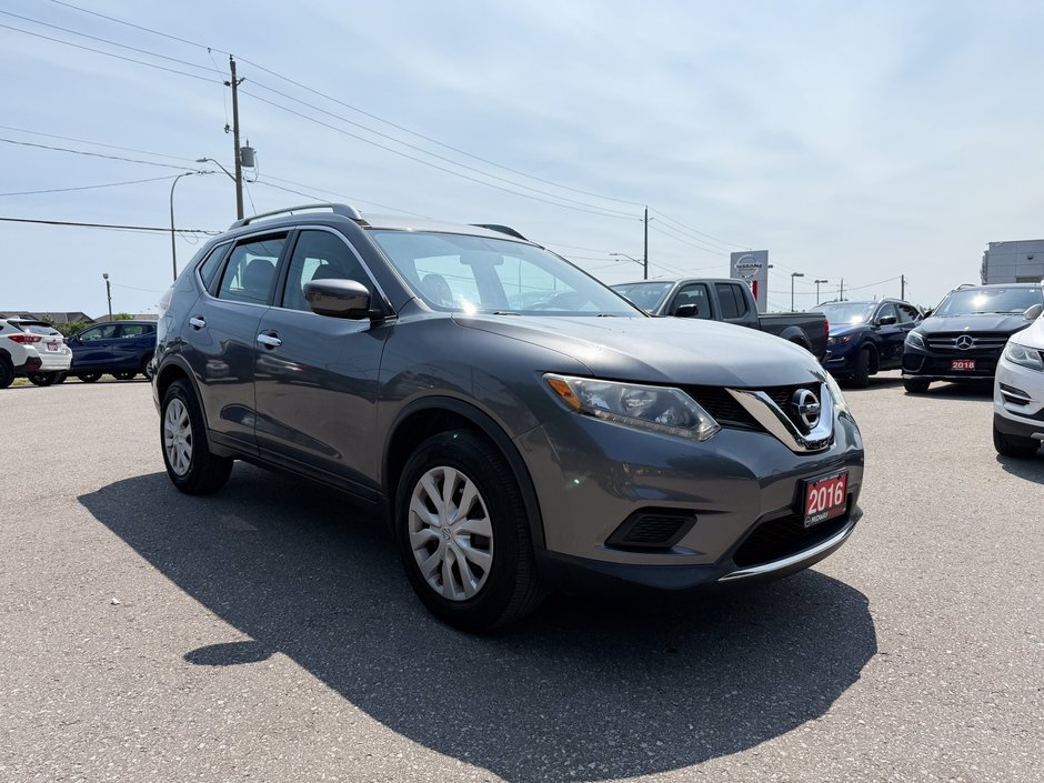 2016 Nissan Rogue S-9