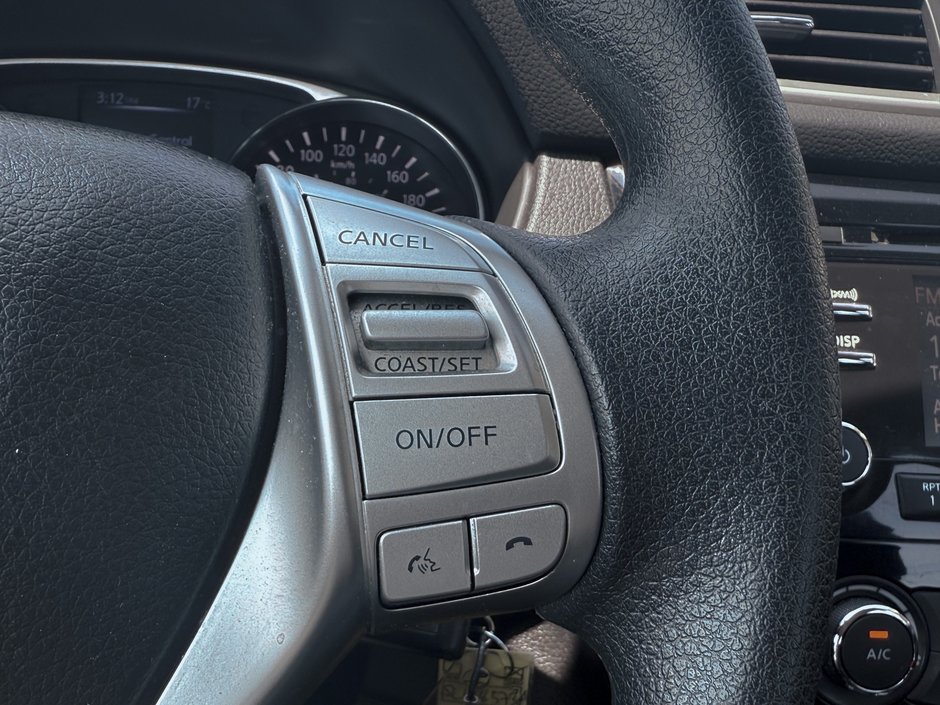 2016 Nissan Rogue S-19