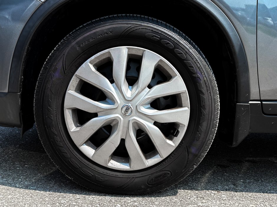 2016 Nissan Rogue S-11