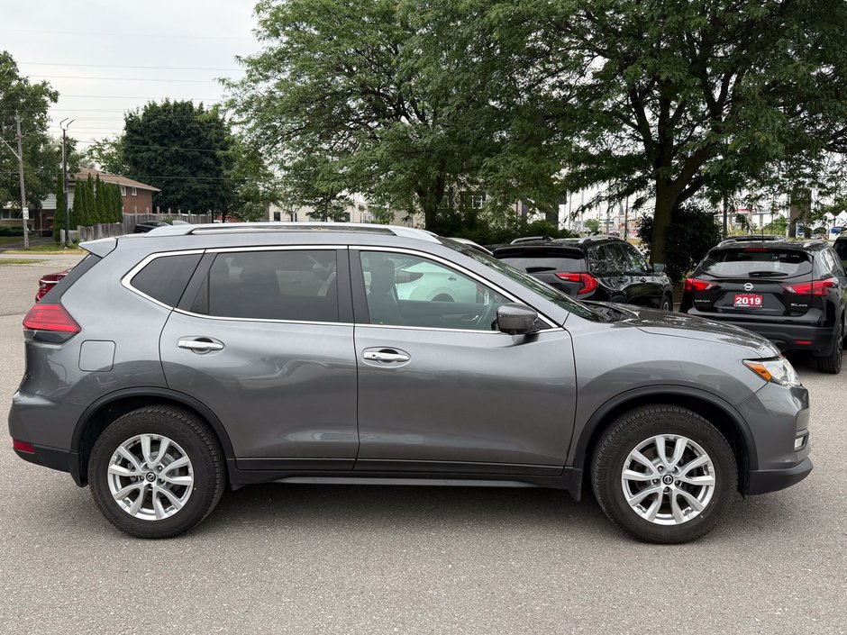 2017 Nissan Rogue SV-8