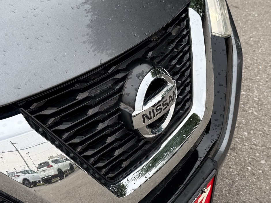 2017 Nissan Rogue SV-10