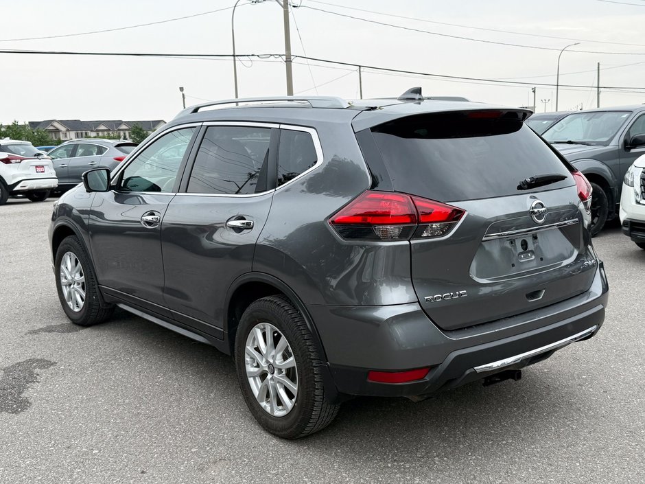 2017 Nissan Rogue SV-5