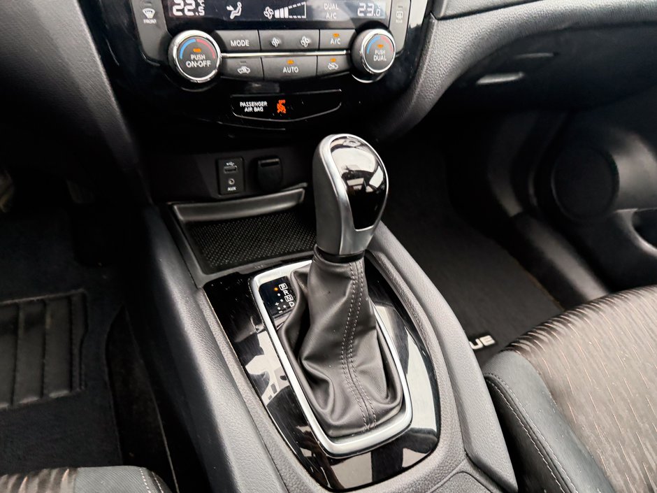 2017 Nissan Rogue SV-21