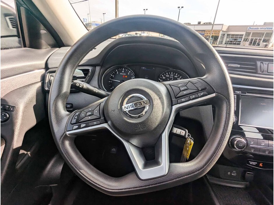 2019 Nissan Rogue S-18