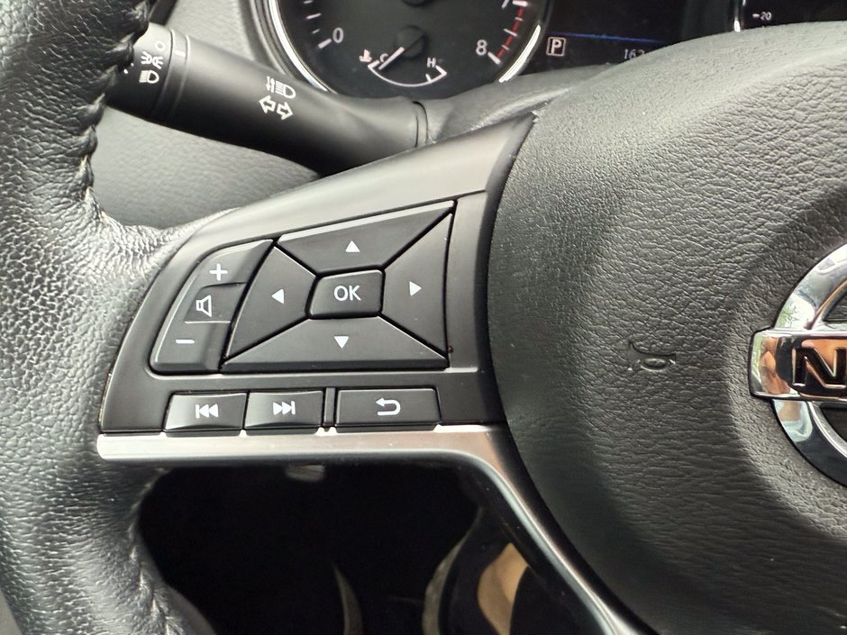 2020 Nissan Rogue S-23
