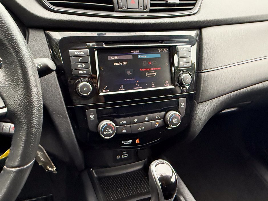 2020 Nissan Rogue S-19
