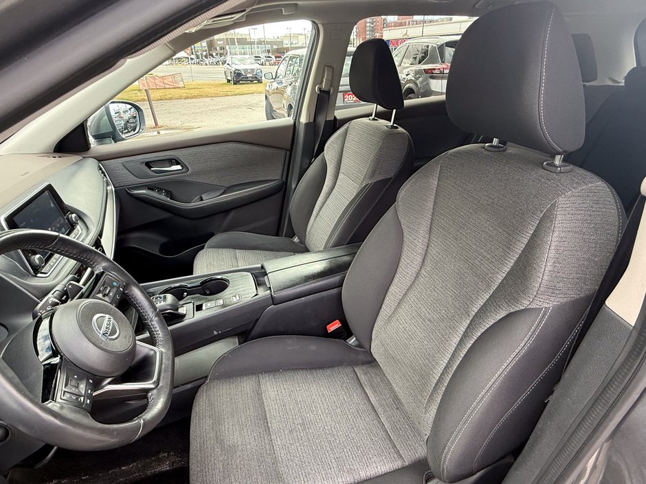 2021 Nissan Rogue SV-21