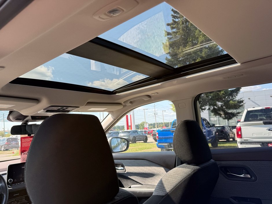 2023 Nissan Rogue SV-18