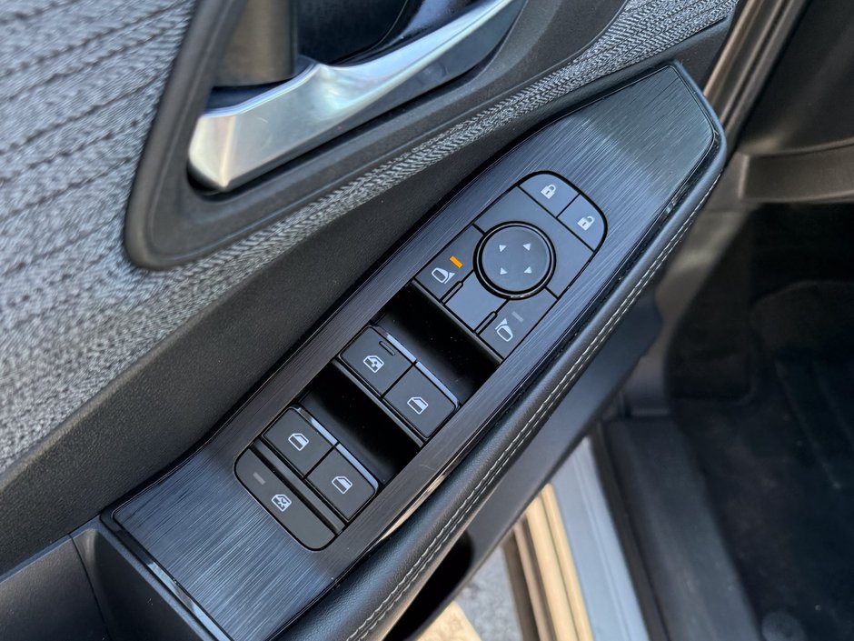 2023 Nissan Rogue SV-22
