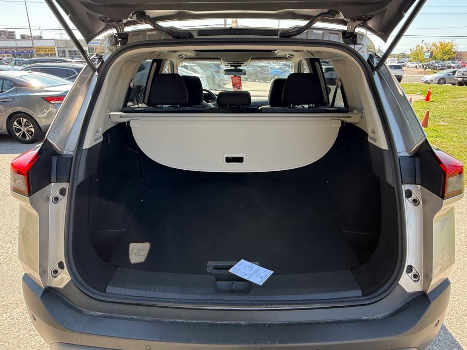 2023 Nissan Rogue SV-16