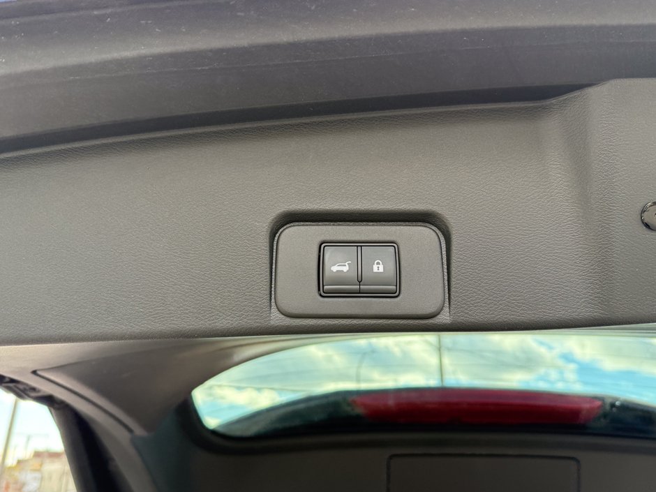 2023 Nissan Rogue SL-13