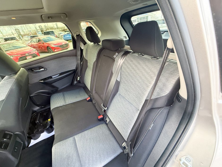 2023 Nissan Rogue SV-14