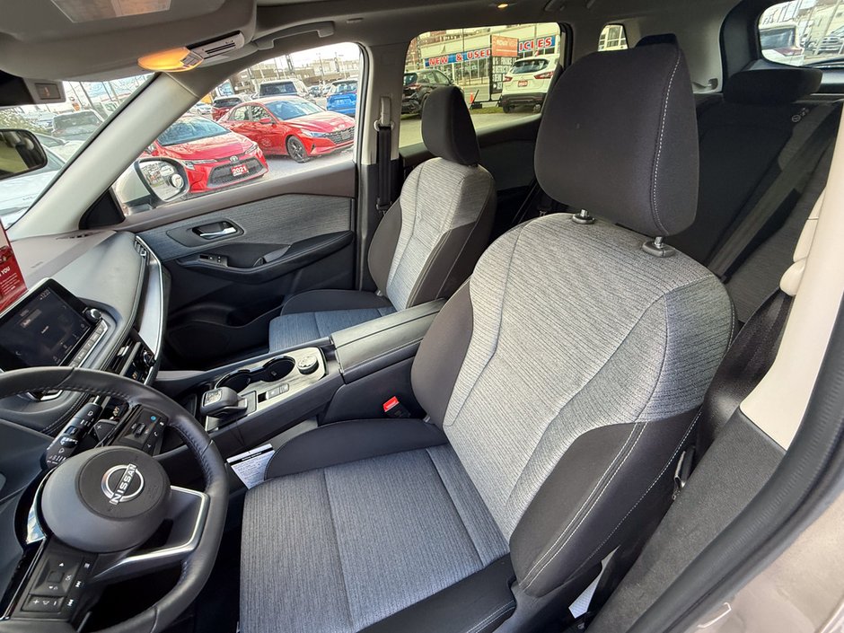 2023 Nissan Rogue SV-20