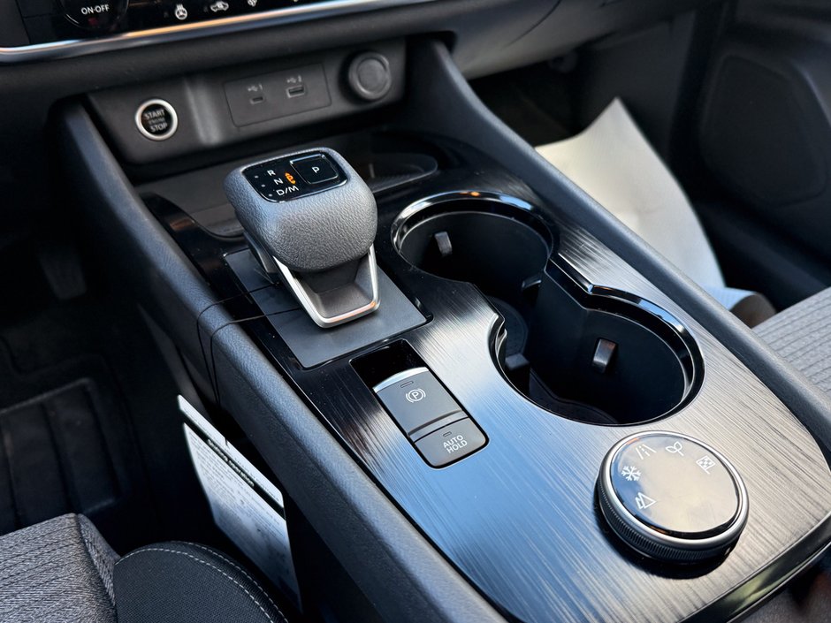 2023 Nissan Rogue SV-18