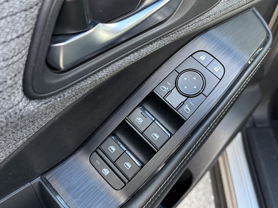 2023 Nissan Rogue SV-19