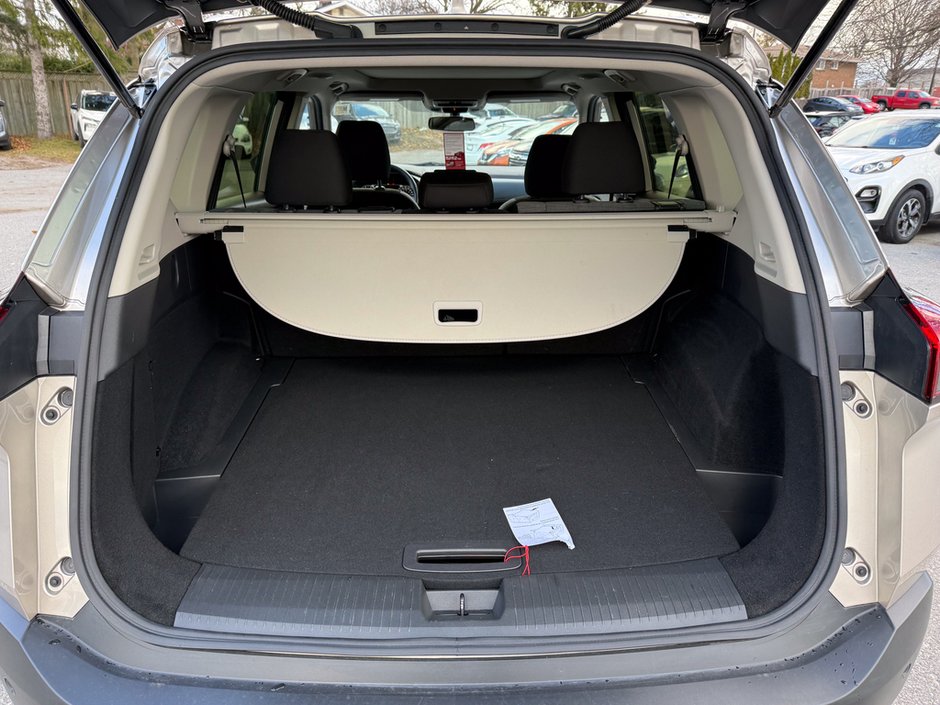 2023 Nissan Rogue SV-13