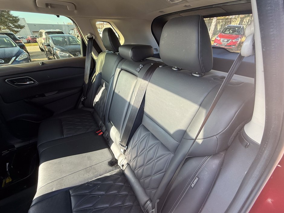 2023 Nissan Rogue Platinum-14