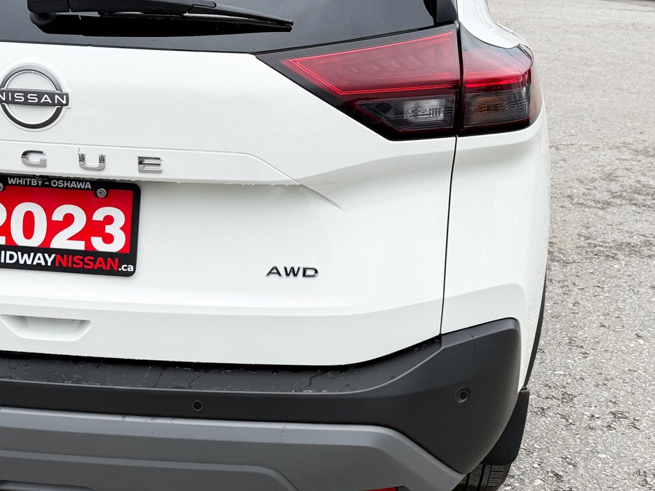 2023 Nissan Rogue S-12