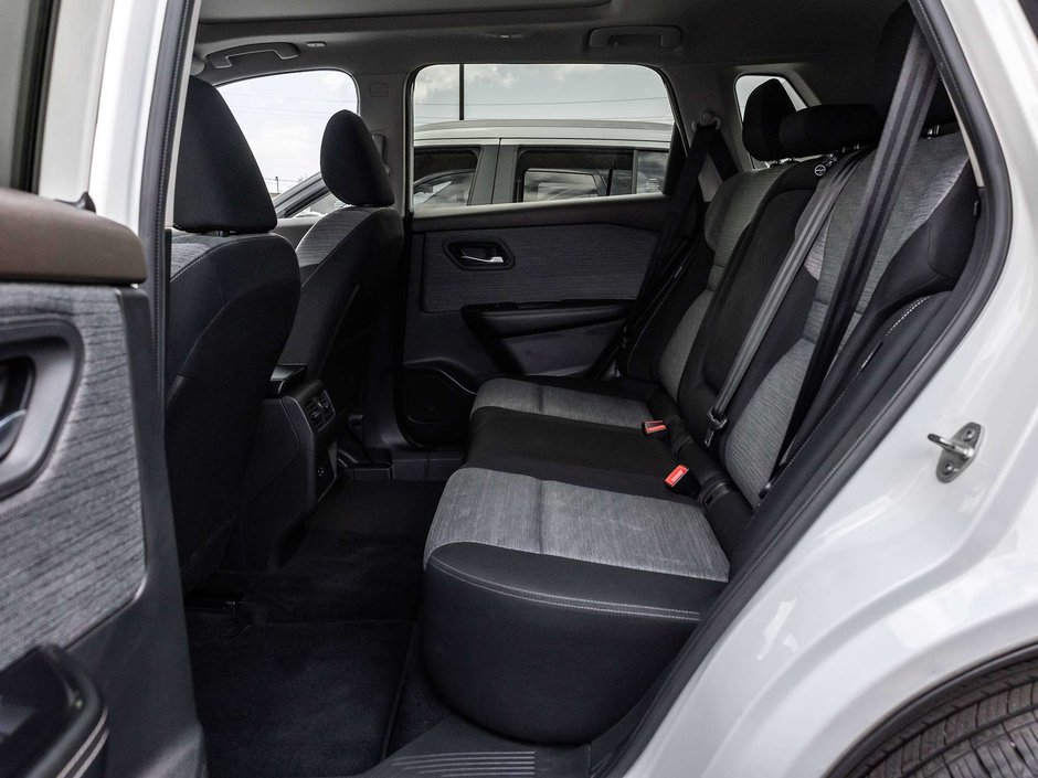 2023 Nissan Rogue SV-25