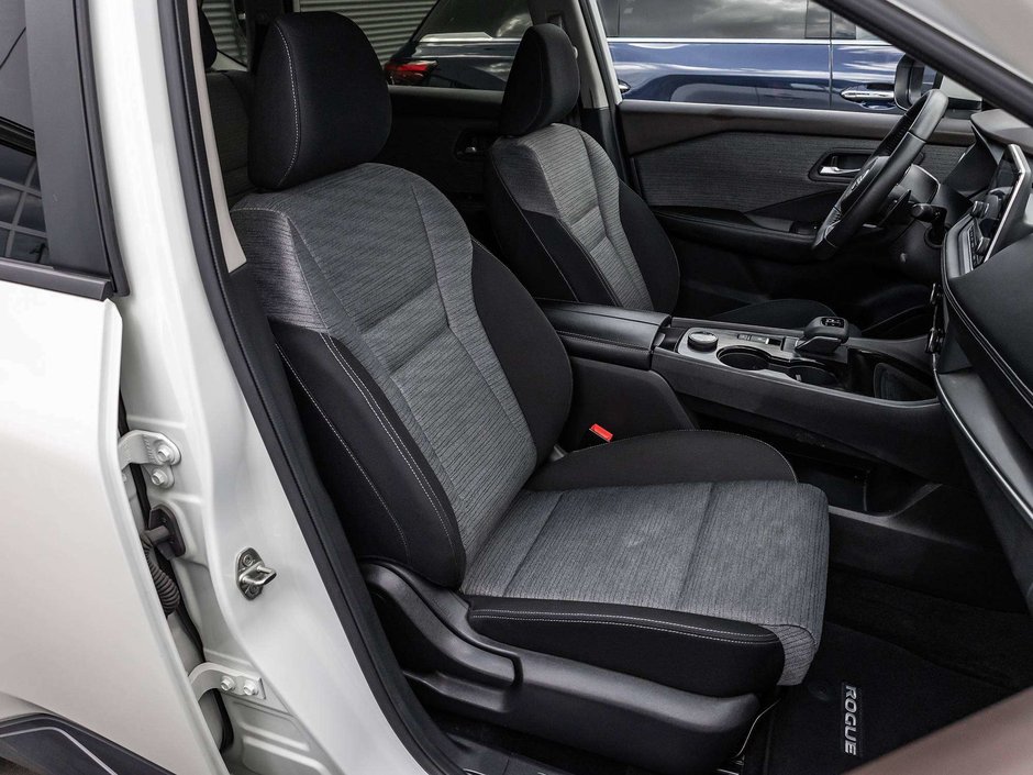 2023 Nissan Rogue SV-24