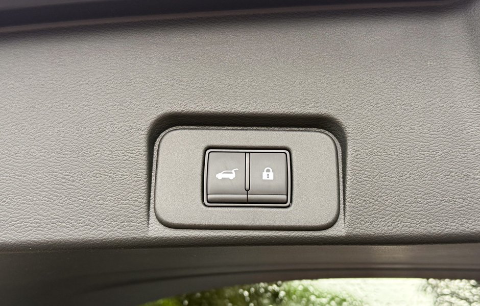 2024 Nissan Rogue SV Moonroof-15