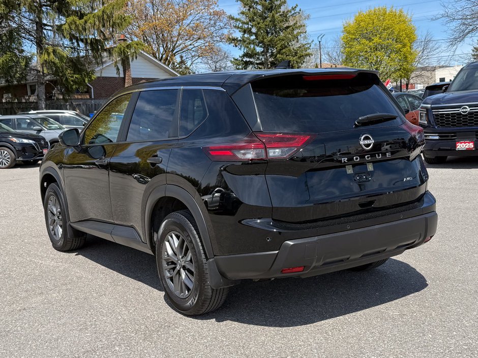 2024 Nissan Rogue S-4