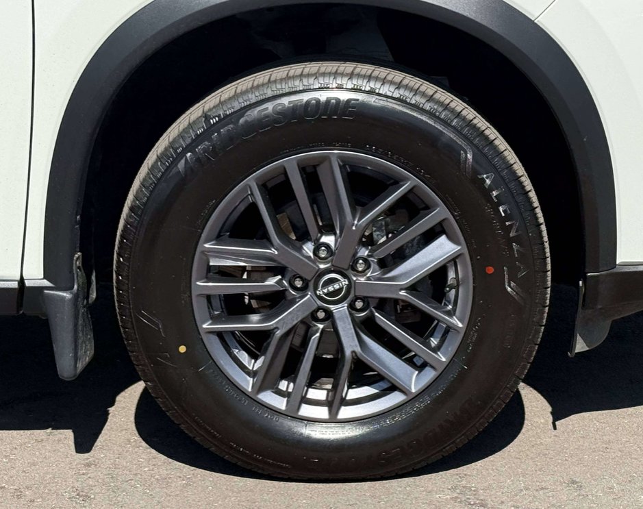 2024 Nissan Rogue S-9