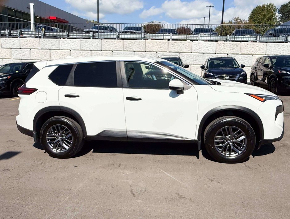 2024 Nissan Rogue S-8