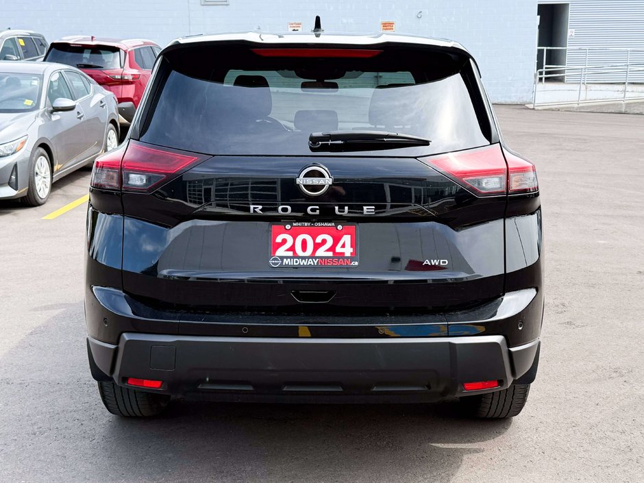 2024 Nissan Rogue S-4