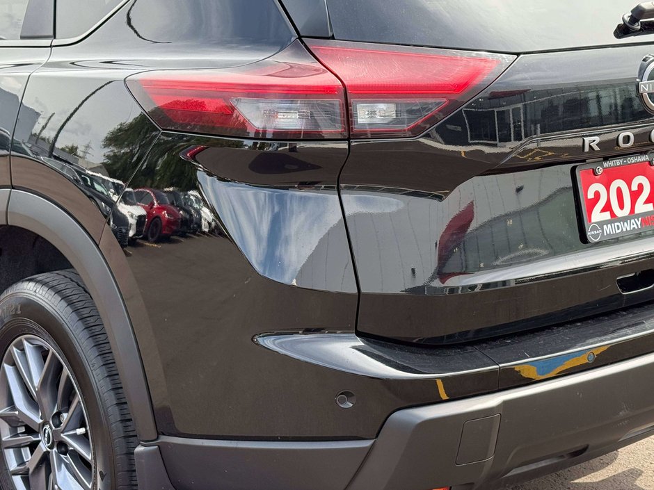 2024 Nissan Rogue S-9