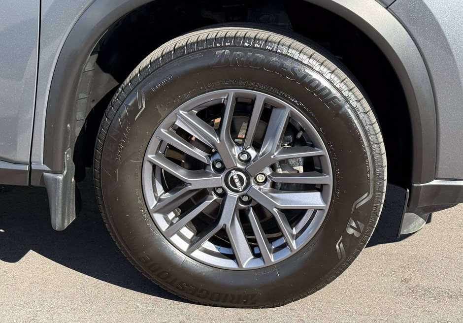 2024 Nissan Rogue S-9