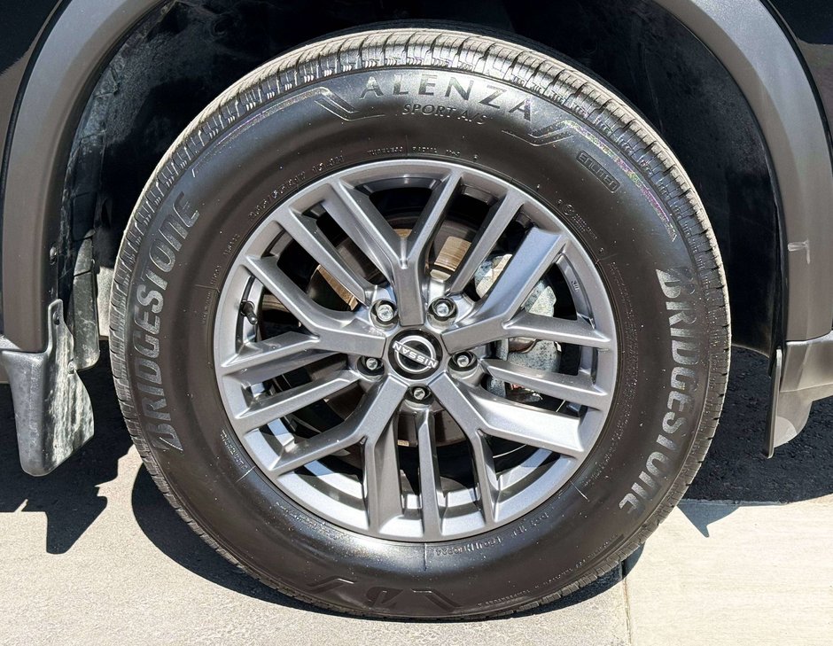 2024 Nissan Rogue S-9