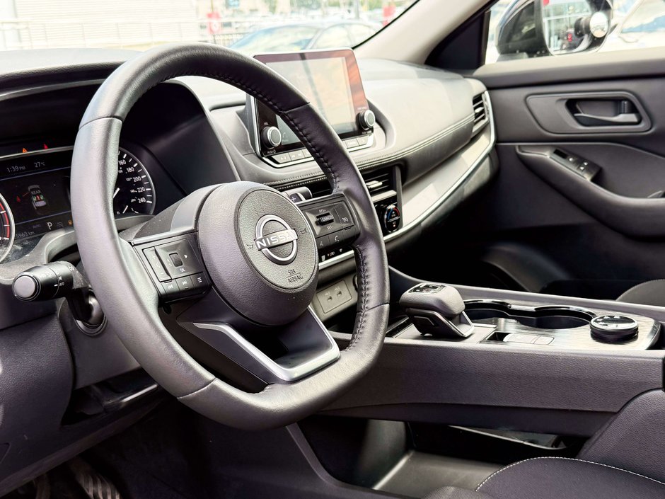2024 Nissan Rogue S-14