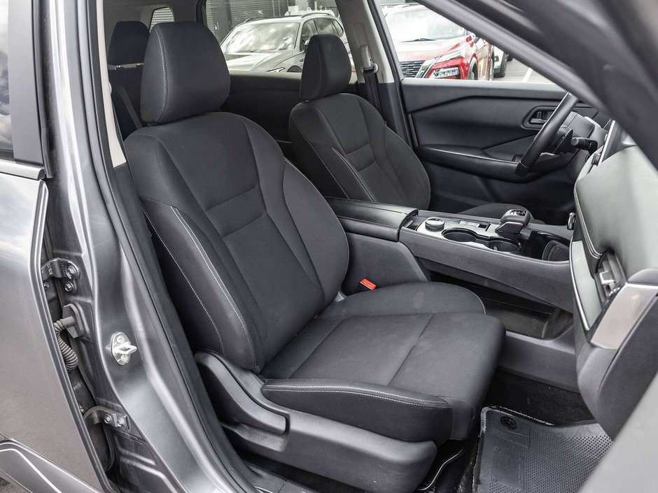 2024 Nissan Rogue S-19