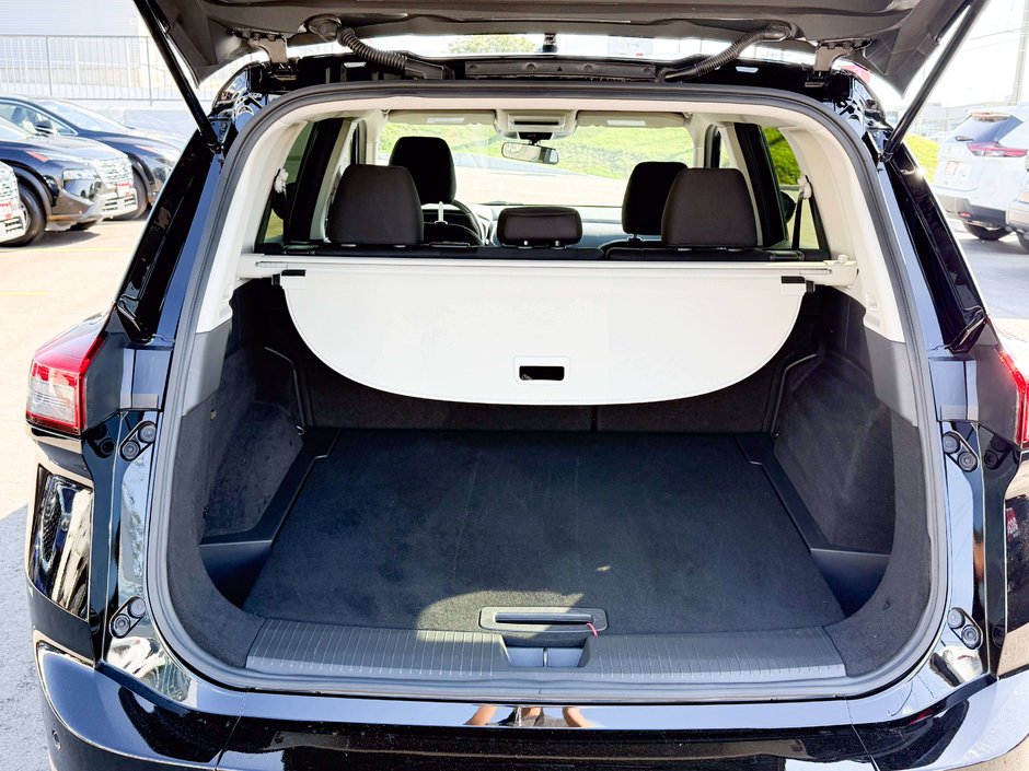 2024 Nissan Rogue S-12