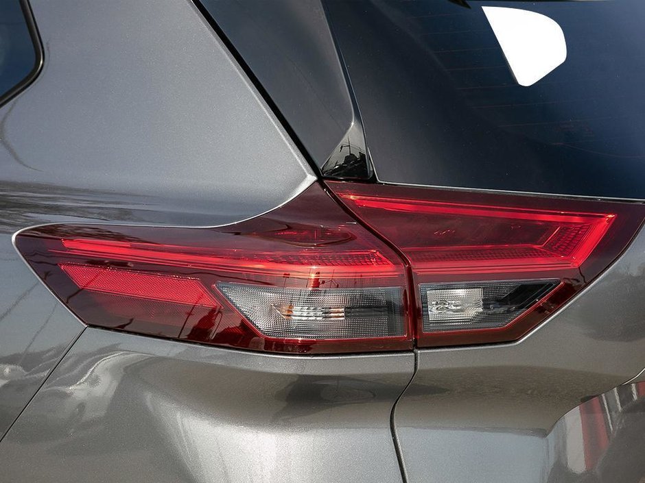 2025 Nissan Rogue PLATINUM-10