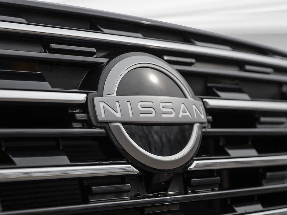 2025 Nissan Rogue S-8